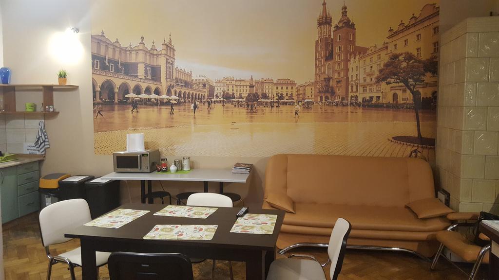 Smocza Jama Hostel Krakow Bagian luar foto