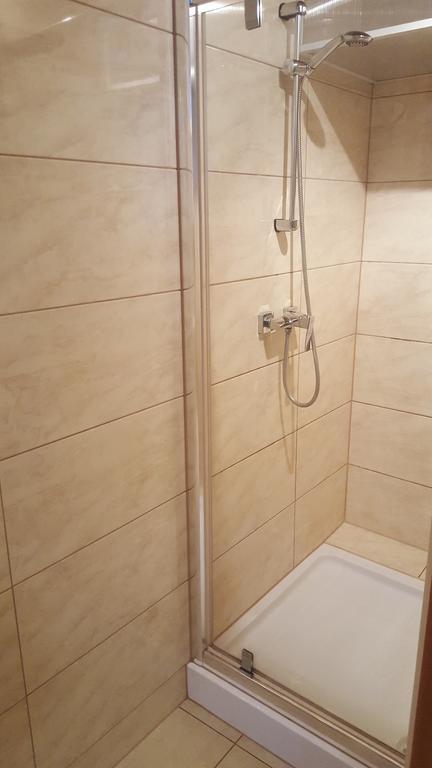 Smocza Jama Hostel Krakow Bagian luar foto