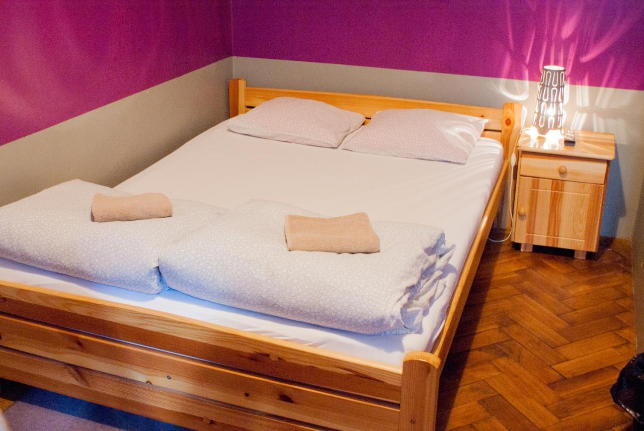Smocza Jama Hostel Krakow Bagian luar foto