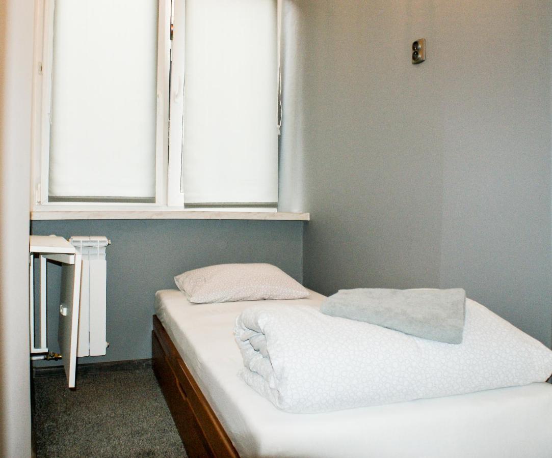 Smocza Jama Hostel Krakow Bagian luar foto