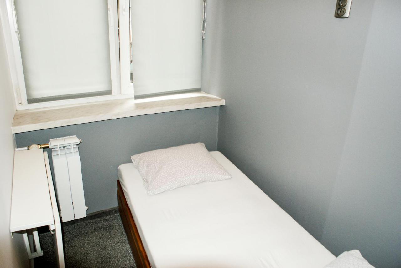 Smocza Jama Hostel Krakow Bagian luar foto